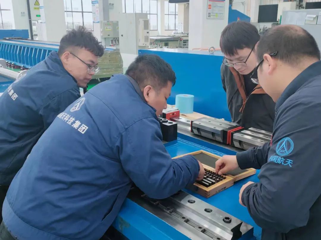 Dynamic beam and gantry five-axis FSW equipment