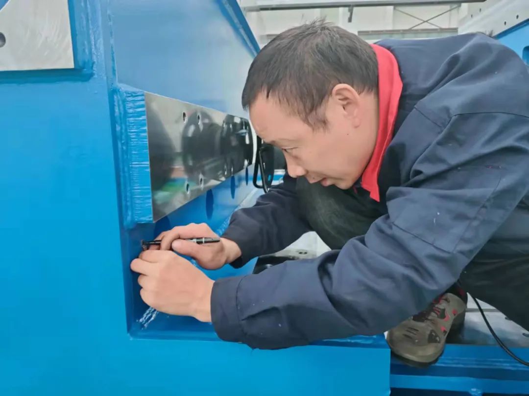 Dynamic beam and gantry five-axis FSW equipment